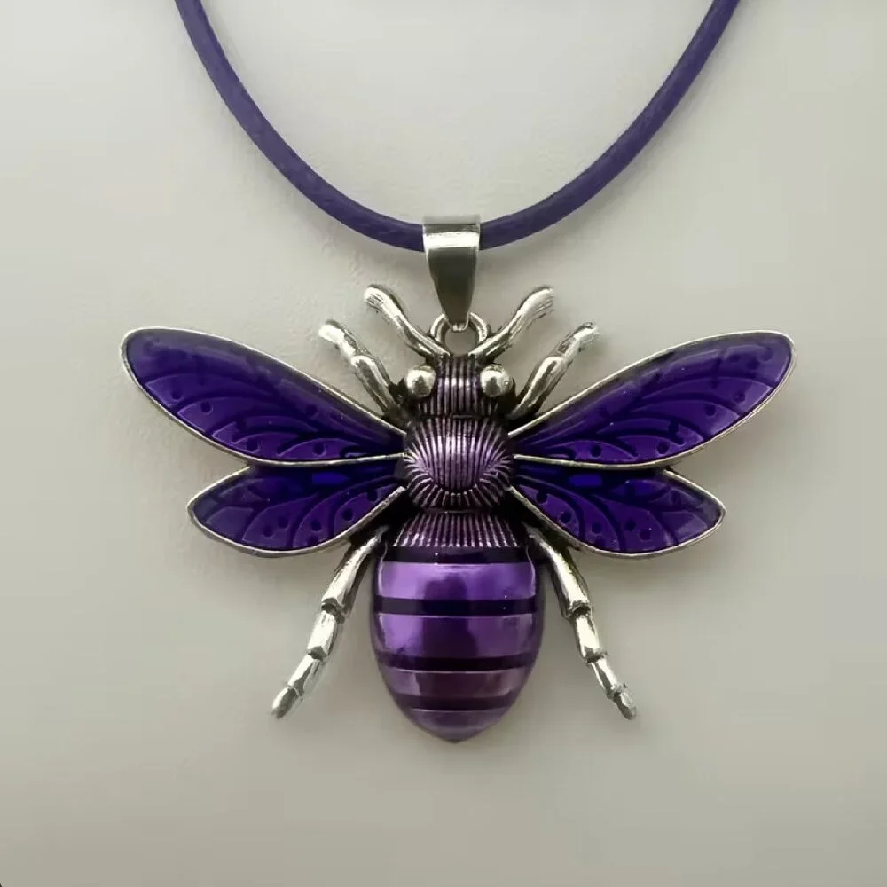 NWOT - Classic Purple Bee Pendant Necklace - Picture 2 of 2
